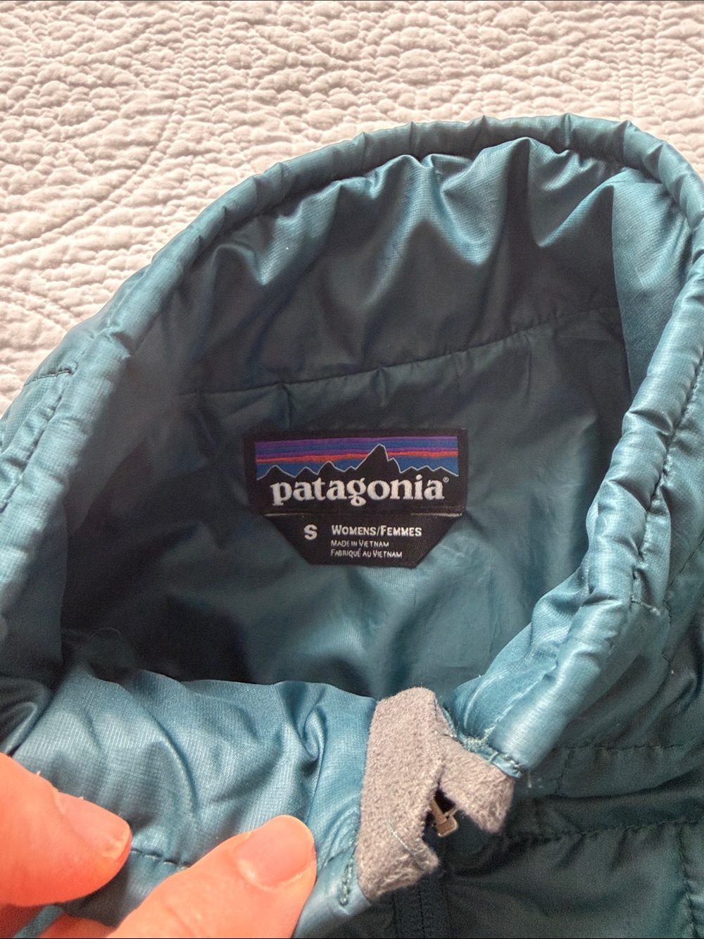 Patagonia Women's Teal Quilted Lightweight Puffer Jacket - Picture 4 of 8